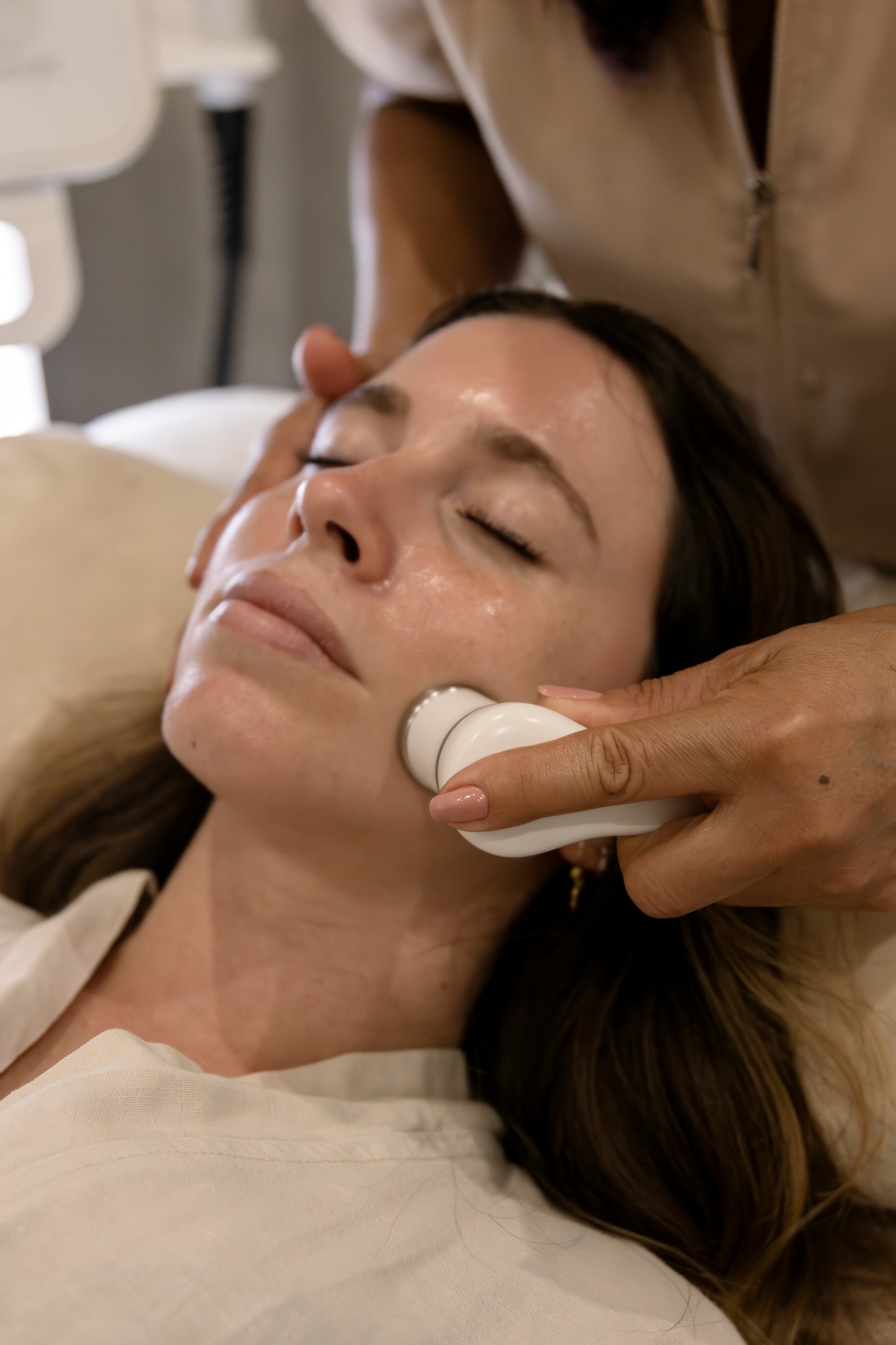 El mejor cuidado para tu piel lo tenemos aquí 🤍

Te esperamos en C/ Alemania 78, Las Palmas de GC.

#centroestetico #cuidadofacial #laspalmasdegrancanaria